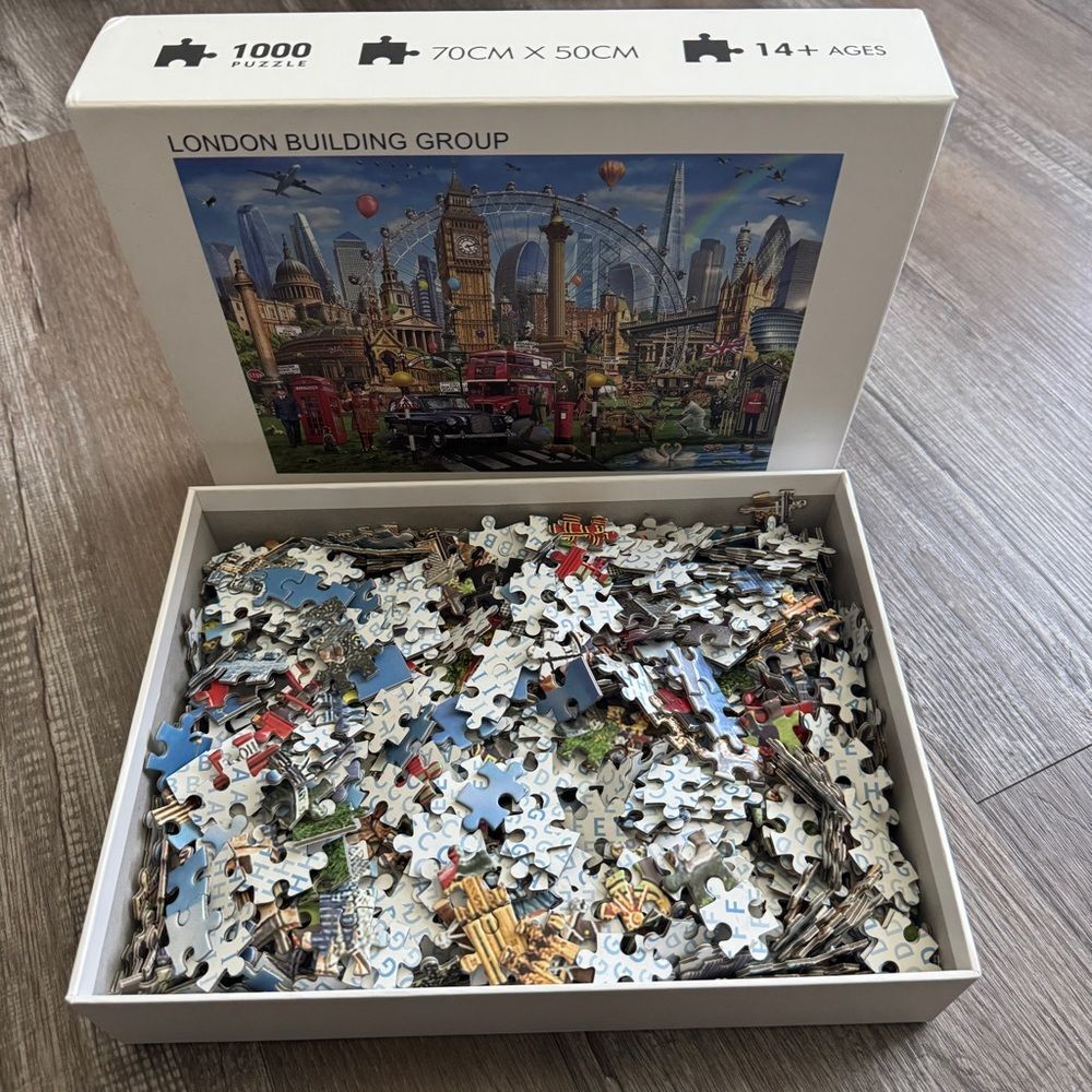 London Building Group 1000 Piece Puzzle - Picture 2 of 3